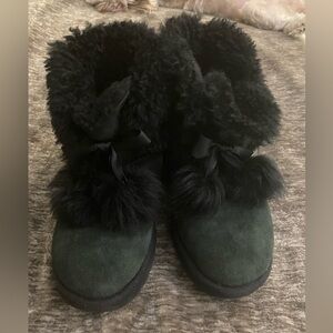 UGG Romely Women's Black Suede Short Buckle Fashion Boots Size 8